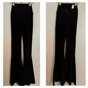 Arie Super Flare Crossover Leggings